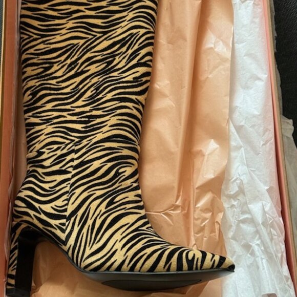 Bibi Lou Tall Pointed Animal Print Boots - NIB - Size 39/8 - Anthropologie - Picture 4 of 7